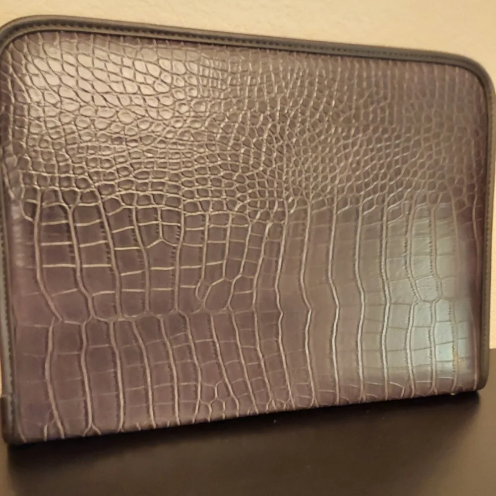 🌺 Near New Brown Leather (Croc) Attaché /Portfolio